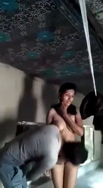 ड्राइवर ने मालिक की बेटी को गांव लाकर नंगी करके देहाती चुदाई की हिंदी एमएमएस — screenshot 3