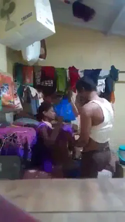 गुटखा चबाती कामवाली आंटी की चूत चोदकर मजा लेने का देसी सेक्स हिंदी बीएफ वीडियो — screenshot 2