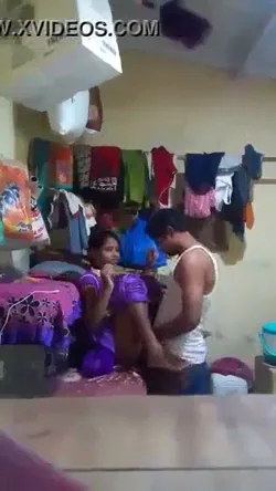 गुटखा चबाती कामवाली आंटी की चूत चोदकर मजा लेने का देसी सेक्स हिंदी बीएफ वीडियो — screenshot 3