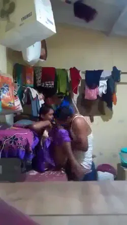गुटखा चबाती कामवाली आंटी की चूत चोदकर मजा लेने का देसी सेक्स हिंदी बीएफ वीडियो — screenshot 4