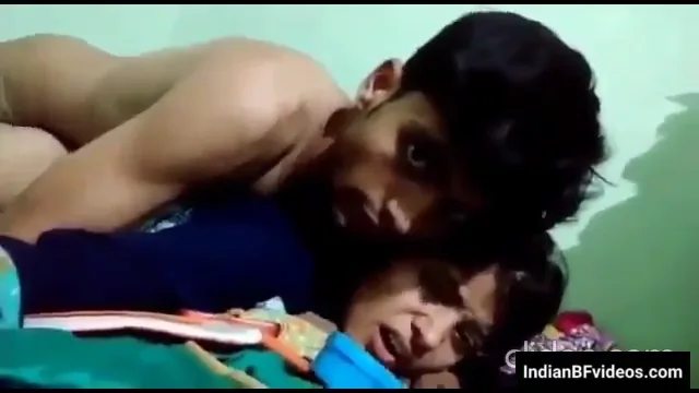 क्यूट गर्लफ्रेंड के मुलायम चूतड़ों का स्वाद लेकर की देसी चुदाई हिंदी बीएफ — screenshot 9