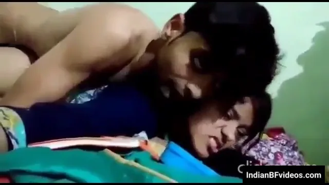 क्यूट गर्लफ्रेंड के मुलायम चूतड़ों का स्वाद लेकर की देसी चुदाई हिंदी बीएफ — screenshot 10
