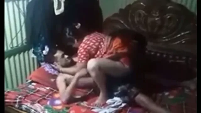 पड़ोसी की बीवी के साथ सेक्स अफेयर और जोरदार चुदाई वाली देसी बीएफ वीडियो — screenshot 6