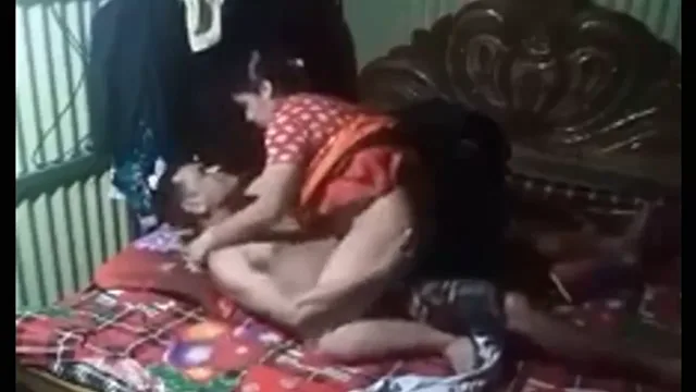 पड़ोसी की बीवी के साथ सेक्स अफेयर और जोरदार चुदाई वाली देसी बीएफ वीडियो — screenshot 7