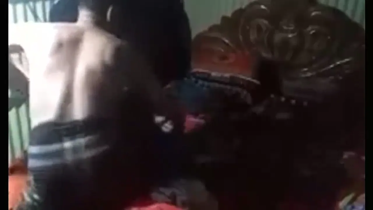 पड़ोसी की बीवी के साथ सेक्स अफेयर और जोरदार चुदाई वाली देसी बीएफ वीडियो