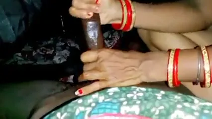 रेणुका आंटी ने मोटे लंड की मुठ मारकर चूत चुदवाई देसी हिंदी बीएफ वीडियो