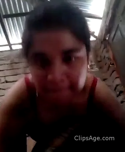 देहाती लड़की तकिए से अपनी चूत रगड़कर सेक्स का मजा लेती हुई वीडियो — screenshot 7