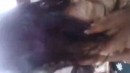 गोरी देसी लड़की की काली चूत सहलाने और चाटने वाली गांव की चुदाई वीडियो — screenshot 9
