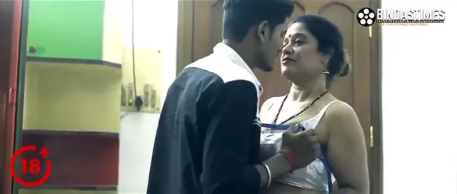 चुदासी भाभी ने टेलर से नाप लेने बहाने बूब्स दबवाए हिंदी बीएफ वीडियो — screenshot 3