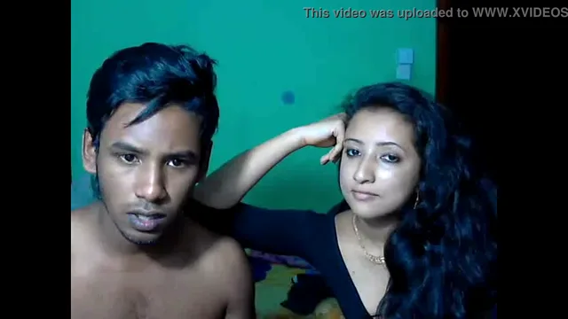 बांग्लादेशी कपल का लाइव सेक्स चुदाई वाला देसी एमएमएस वीडियो — screenshot 5