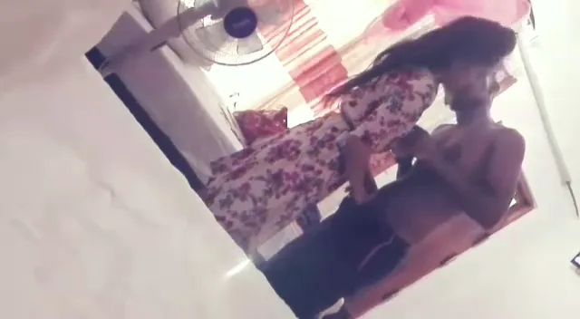 इंडियन लवर्स का सेक्सी फोरप्ले और जोरदार चुदाई हिंदी बीएफ — screenshot 5