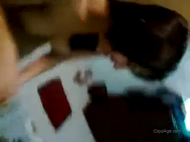 नंगी मराठी गर्लफ्रेंड को किस करके लौड़ा चुसवाया और चूत चोदी वीडियो — screenshot 4