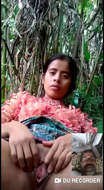 चाचा को चूत खोलकर दिखाती भतीजी का देसी चुदाई वीडियो — screenshot 1