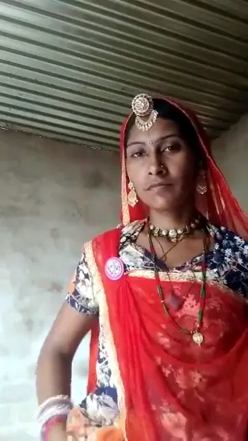गुजराती औरत ने अपने बड़े चुचे और चूत दिखाते हुए देसी MMS ब्लू फिल्म — screenshot 1