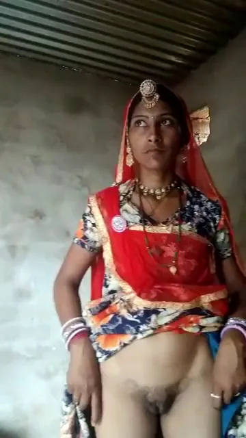 गुजराती औरत ने अपने बड़े चुचे और चूत दिखाते हुए देसी MMS ब्लू फिल्म — screenshot 2