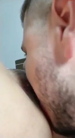 देसी भाभी चूत पर रसभरी कुल्फी लगा चूसती हुई हिंदी बीएफ वीडियो — screenshot 2