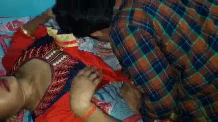 देसी साली की गीली चूत जीजा ने जोरदार चोदते हुए हिंदी बीएफ वीडियो — screenshot 2