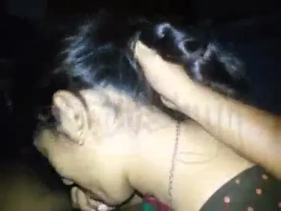 सेक्सी ब्लाउज वाली भाभी ने चूसा लंड वीडियो — screenshot 8