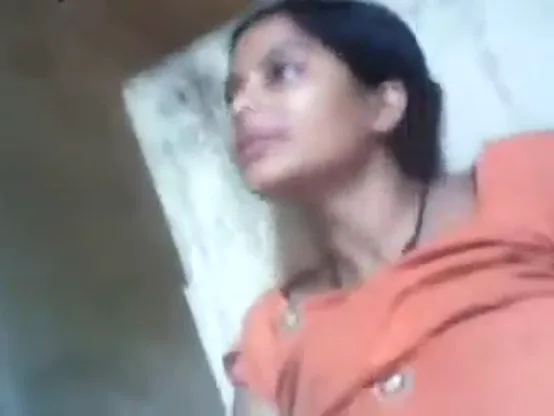 पड़ोसन भाभी के बड़े दूध और चिकना बुर चूसकर देसी चुदाई का मजा लिया वीडियो — screenshot 5