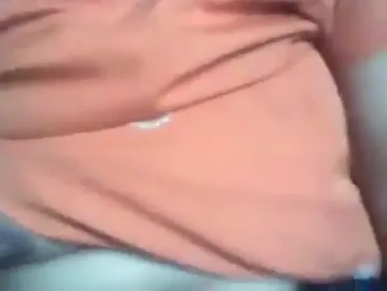 पड़ोसन भाभी के बड़े दूध और चिकना बुर चूसकर देसी चुदाई का मजा लिया वीडियो — screenshot 7