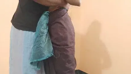 भाभी ने पड़ोसी को गरमाकर बुर चुदवाया पूरा हिंदी बीएफ वीडियो — screenshot 1