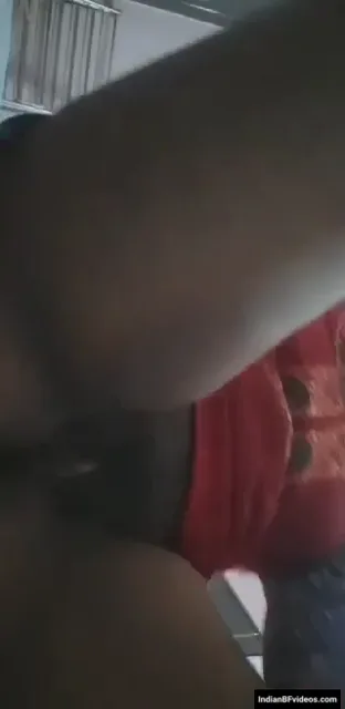 चूत में चाकू डालकर रिस्की हस्तमैथुन करती देसी लड़की MMS वीडियो — screenshot 4