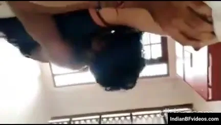गर्लफ्रेंड ने बॉयफ्रेंड से चूत चटवाई देसी सेक्स एमएमएस — screenshot 3
