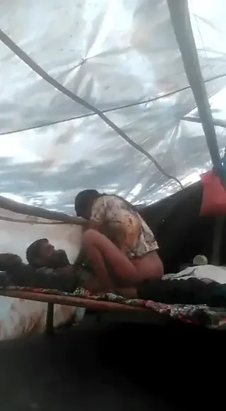 गांव की रंडी ने मोटी गांड पटकते हुए कस्टमर के लंड को जोरदार चोदा देसी सेक्स हिंदी बीएफ वीडियो — screenshot 5