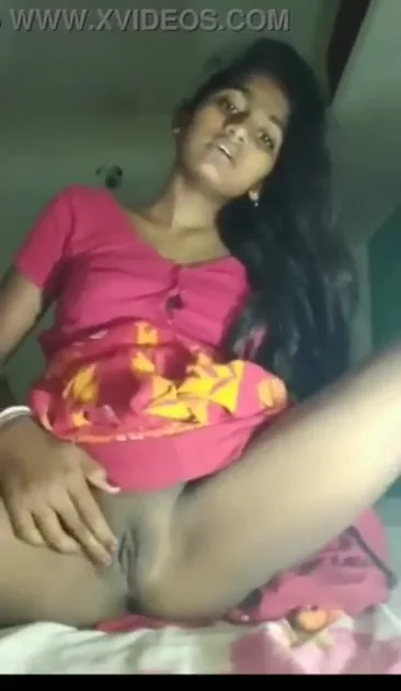 उन्नीस साल की देहाती बीवी ने पूर्व प्रेमी को अपनी चिकनी चूत दिखाई और चुदाई करवाई वीडियो — screenshot 8