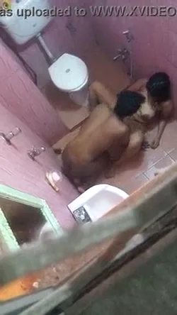 देसी भाभी ने नौकर को चूत चटवाकर गांड चुदाई करवाई हिंदी बीएफ एमएमएस — screenshot 4