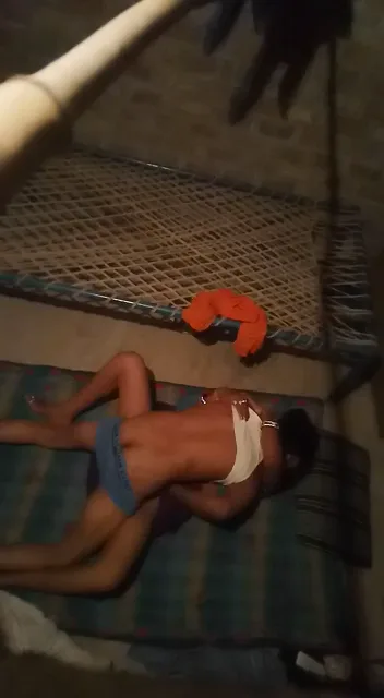 पति पत्नी की चोदाचोदी चुपके से फिल्माई गई देसी एमएमएस वीडियो — screenshot 5