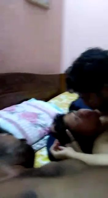 पति ने दोस्त से चुदवाई अपनी बीवी का सेक्स वीडियो हिंदी बीएफ — screenshot 3