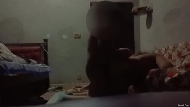 बड़ी गांड वाली शादीशुदा भाभी की डॉगीस्टाइल देहाती चुदाई हिंदी बीएफ वीडियो — screenshot 2