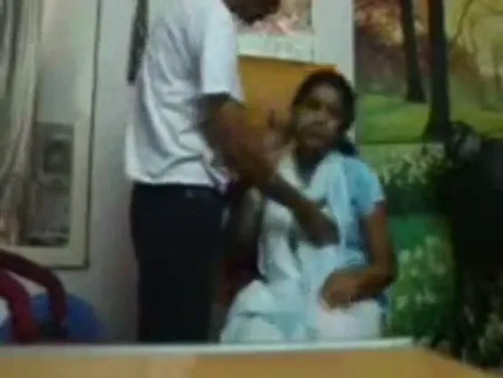 कॉलेज स्टूडेंट्स की क्लास में मस्त चूत चुदाई हिंदी ऑडियो बीएफ वीडियो — screenshot 8