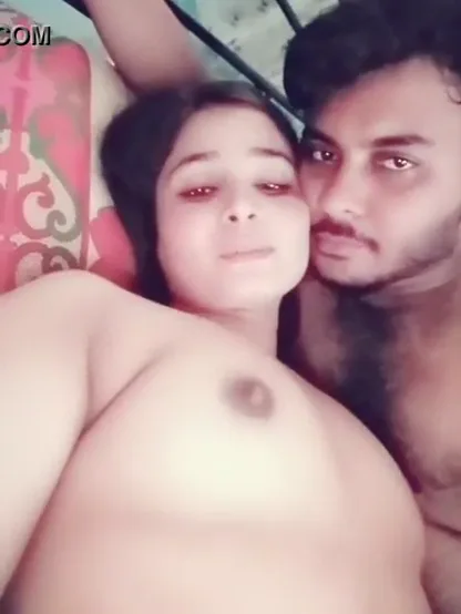 भाई के दोस्त ने जवान लड़की के बूब्स चूसकर चूत गरम की देसी बीएफ वीडियो — screenshot 7