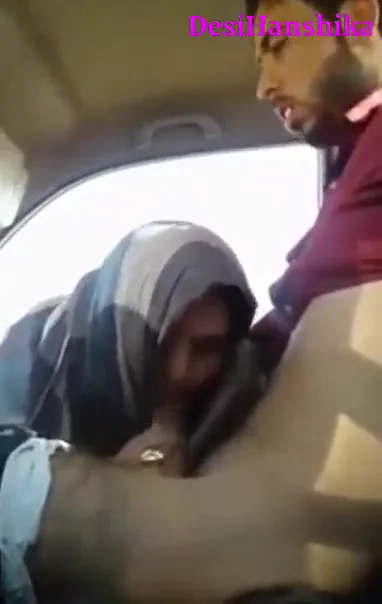 कार में मुस्लिम आंटी ने ड्राइवर के मोटे काले लंड को चूसकर देसी सेक्स मस्ती की ब्लू फिल्म — screenshot 2