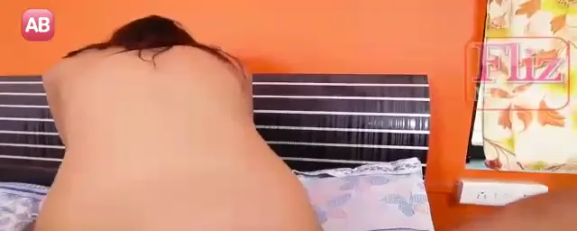 साउथ इंडियन कपल की हॉट बूब्स चूसकर चूत चुदाई मल्लू सेक्स हिंदी बीएफ वीडियो — screenshot 10