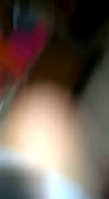 बेटे के सामने कुतिया बन गैरमर्द से चुदी देसी माँ वीडियो — screenshot 2