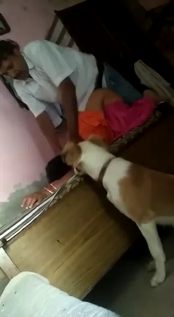 बेटे के सामने कुतिया बन गैरमर्द से चुदी देसी माँ वीडियो — screenshot 10