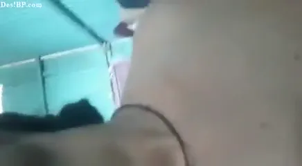 चुदाई की देसी बीएफ बनाई हिंदी में रांड को लंड दे के वीडियो — screenshot 4
