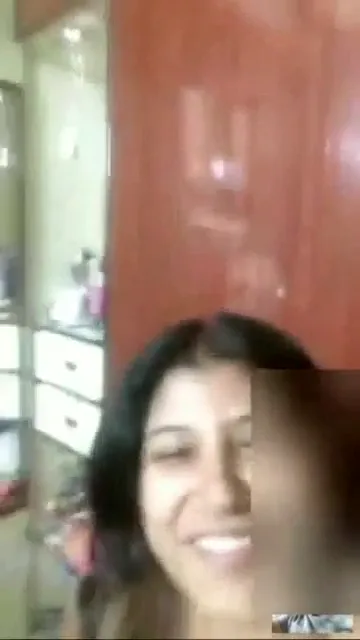 वीडियो कॉल पर चड्डी में भाभी ने लड़के को बड़े बूब्स दिखाते हुए देसी MMS ब्लू फिल्म — screenshot 9