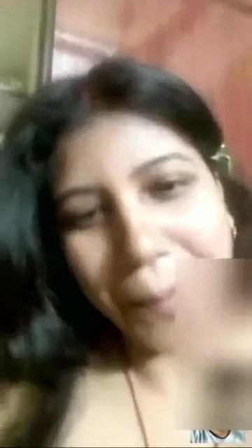 वीडियो कॉल पर चड्डी में भाभी ने लड़के को बड़े बूब्स दिखाते हुए देसी MMS ब्लू फिल्म — screenshot 10
