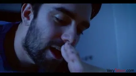 सौतेली माँ ने बेटे से पिता के सामने चूत चुदाई करवाई हिंदी बीएफ वीडियो — screenshot 1
