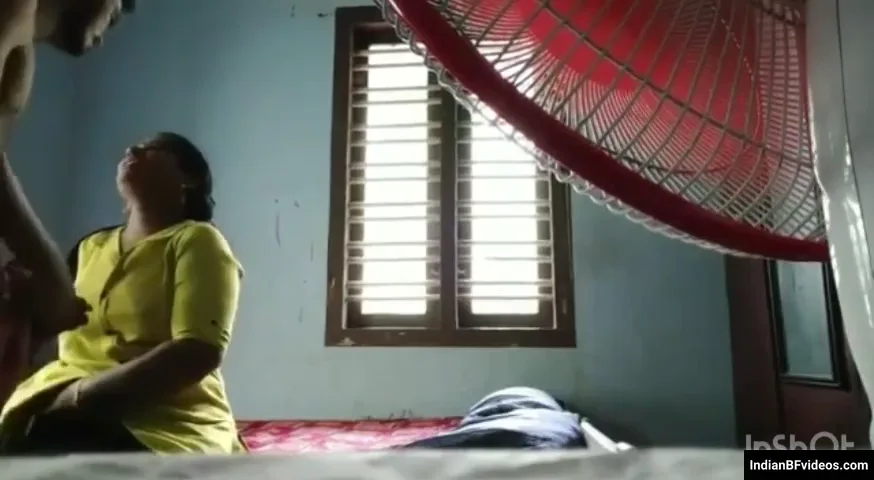 लूंगी वाले लड़के ने मल्लू भाभी को नंगा करके जोरदार चुदाई की देसी बीएफ