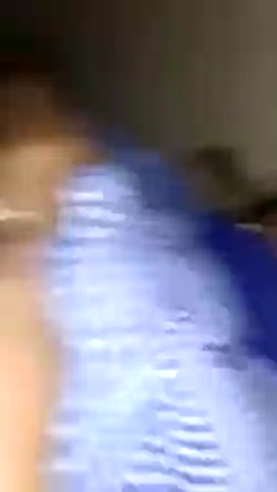 कॉलेजगर्ल यूनिफार्म में अपनी चूत चुदवाती हुई सेक्स वीडियो — screenshot 5