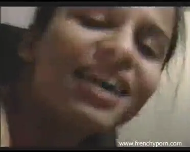 मुस्लिम अरब गर्ल की चूत और गांड की थ्रीसम हार्डकोर ब्लू फिल्म — screenshot 2
