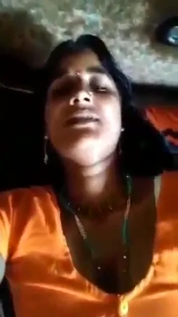 देहाती भाभी अपने बड़े बूब्स और गीली चूत को खोलकर दिखाती हुई देसी बीएफ सेक्स वीडियो — screenshot 9