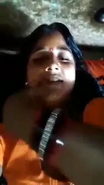 देहाती भाभी अपने बड़े बूब्स और गीली चूत को खोलकर दिखाती हुई देसी बीएफ सेक्स वीडियो — screenshot 10