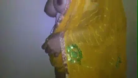 सिमरन भाभी की आम जैसी बड़ी चूंची का मस्त चूसने वाला वीडियो — screenshot 9