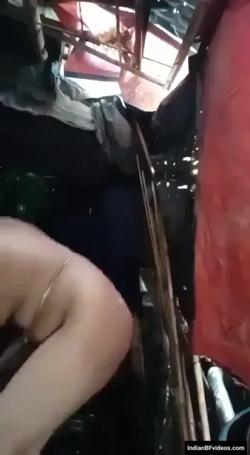 गांव की पत्नी ने पति को अपनी चिकनी चूत और गांड दिखाई देसी चुदाई वीडियो — screenshot 5